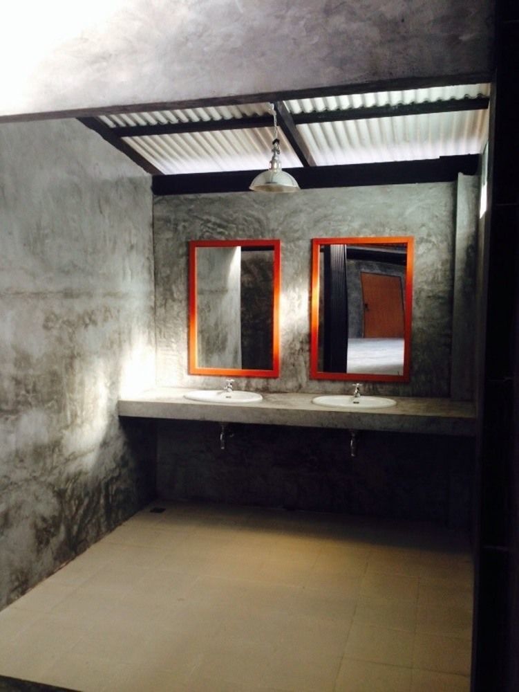 Oyo 585 Freedom Hostel @ Phi Phi Exterior photo